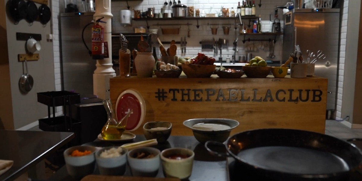 Barcelona Paella Experience and Bottomless Wine with a Professional Chef, photo 2