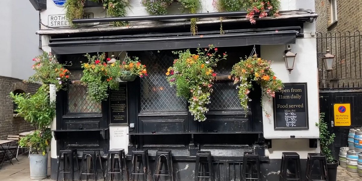 Historical Pub Walking Tour of London with Local Guide Historical Pub Walking Tour of London with Local Guide