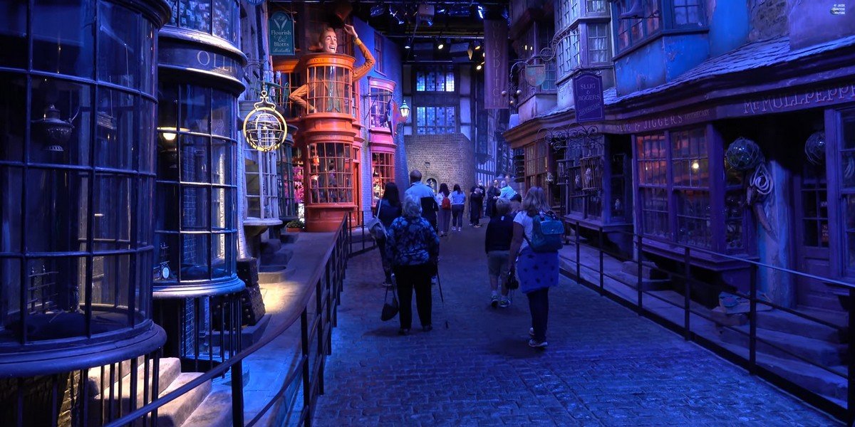 Warner Bros. Studio Tour: Harry Potter Warner Bros. Studio Tour: Harry Potter