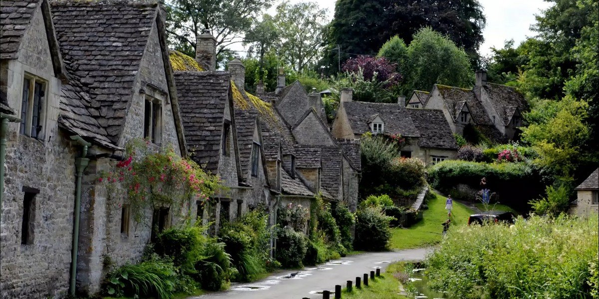 Oxford and Traditional Cotswolds Villages Guided Day Tour Oxford and Traditional Cotswolds Villages Guided Day Tour
