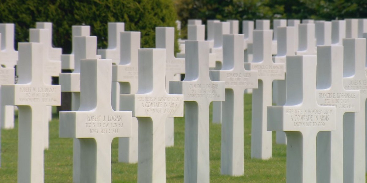 Full-Day Guided Tour of Normandy D-Day Beaches and American Cemetery Full-Day Guided Tour of Normandy D-Day Beaches and American Cemetery