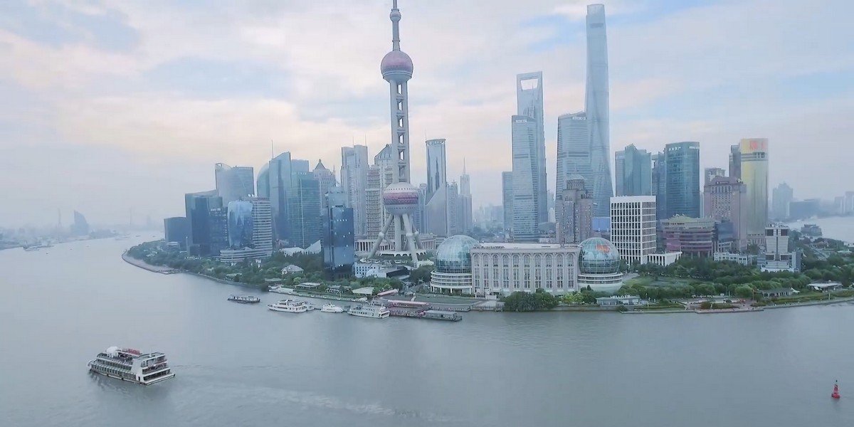 Guided Tour to the Shanghai Bund and Boat Ride or Skyscraper Guided Tour to the Shanghai Bund and Boat Ride or Skyscraper