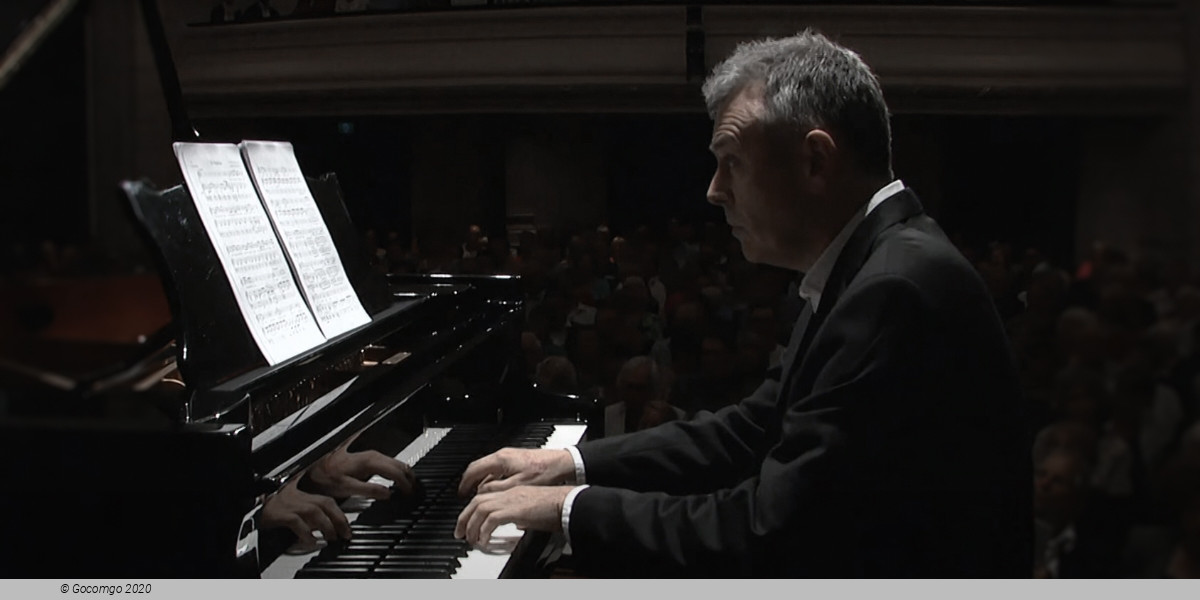 Jack Swanson (tenor) and Malcolm Martineau (piano), photo 2