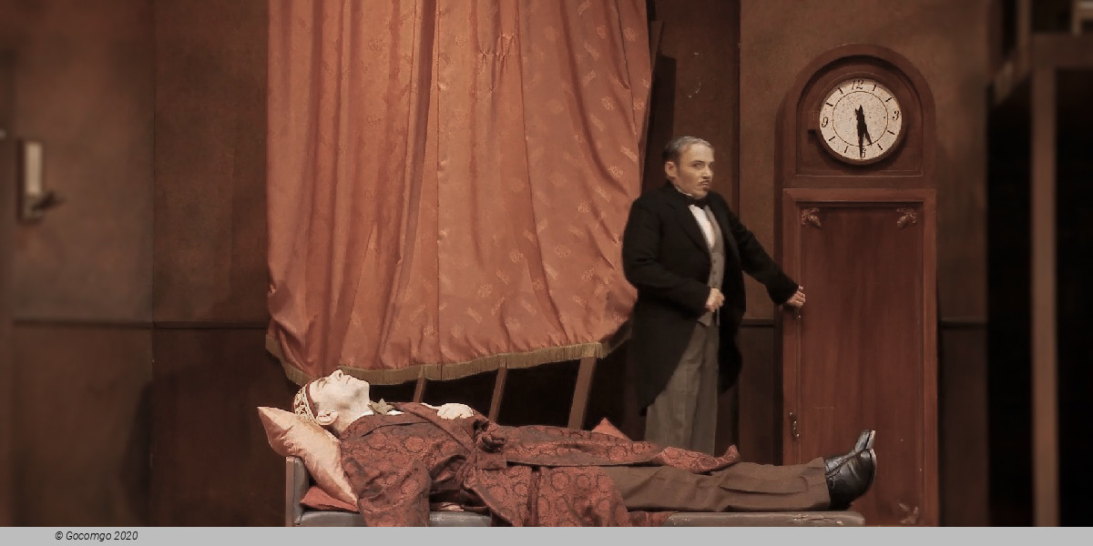 Scene 4 from the play "The Play That Goes Wrong"